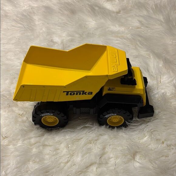 8 x 4.5" Tonka Retro Dump Metal Classics Truck NWOT - Picture 6 of 7